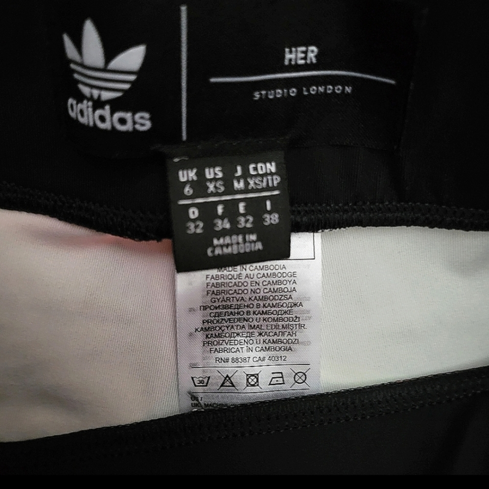 Adidas H.E.R. Bike Shorts - Picture 3 of 6